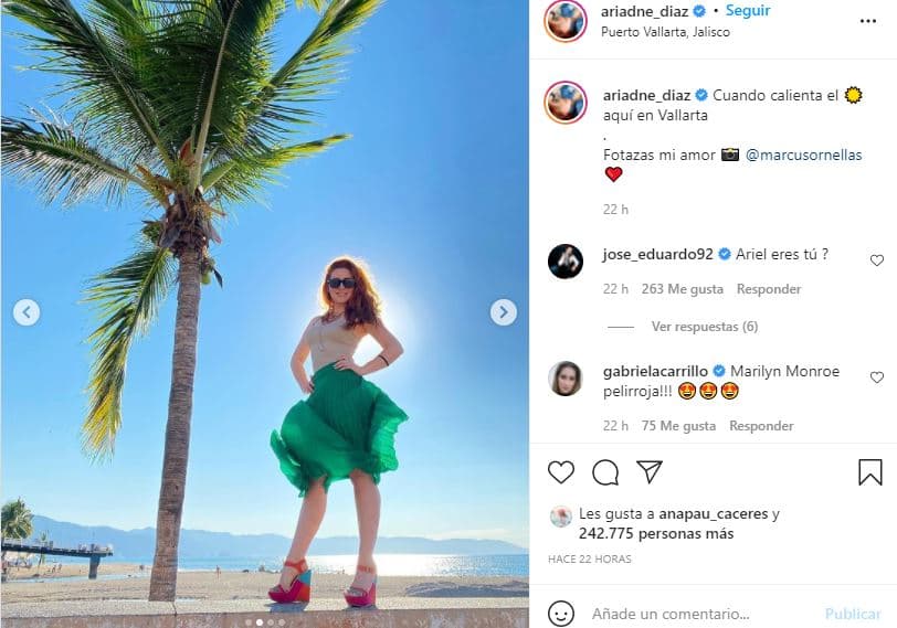 Ariadne Díaz en la playa