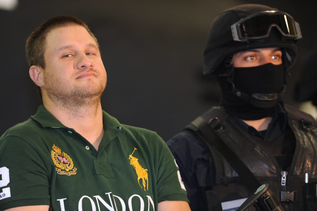 El narcotraficante ‘La Barbie’ no está libre y aún debe cumplir una larga condena, dice el Buró de Prisiones de EEUU