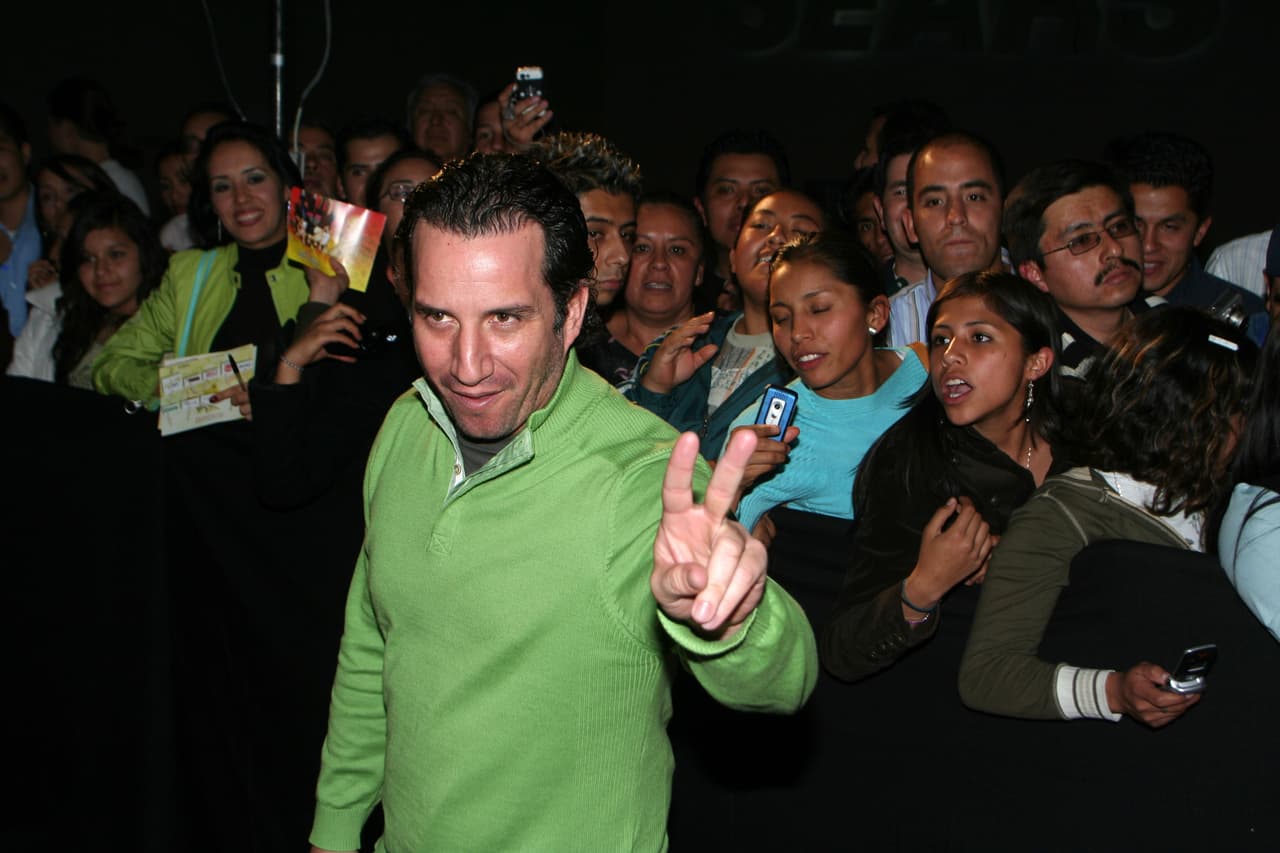 “Yo de niño siempre soñé con ser cantante, cantante y actor, porque realmente yo admiraba mucho a Pedro Infante y era lo que yo deseaba hacer”, declaró.