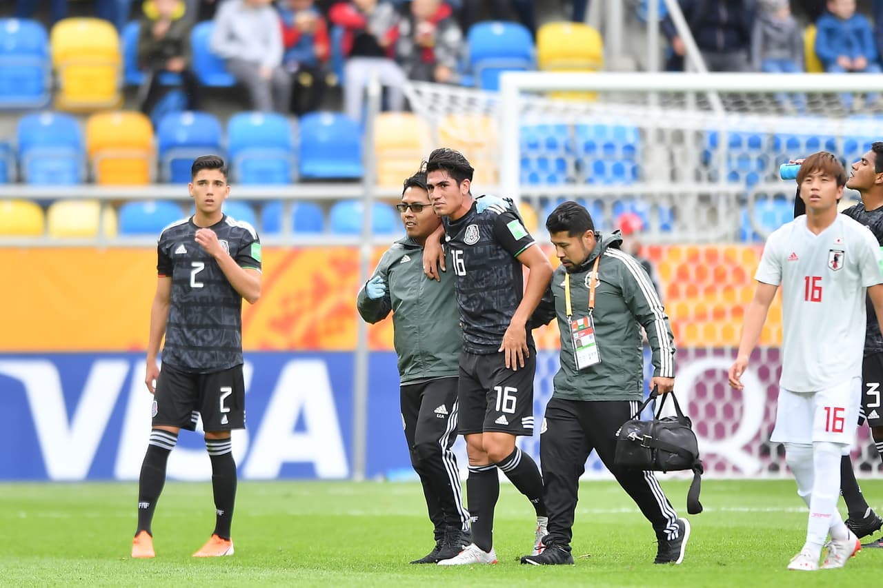 El panorama fue más oscuro cuando Roberto Meraz salió lesionado al minuto 24 del primer tiempo.