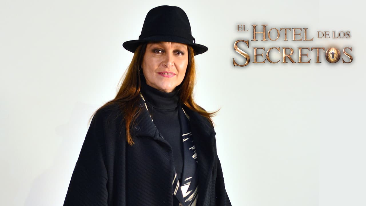 Hoy la podemos ver en "El Hotel de los secretos" interpretando a 'Ángela Gómez', una mujer fría, reservada y exigente.