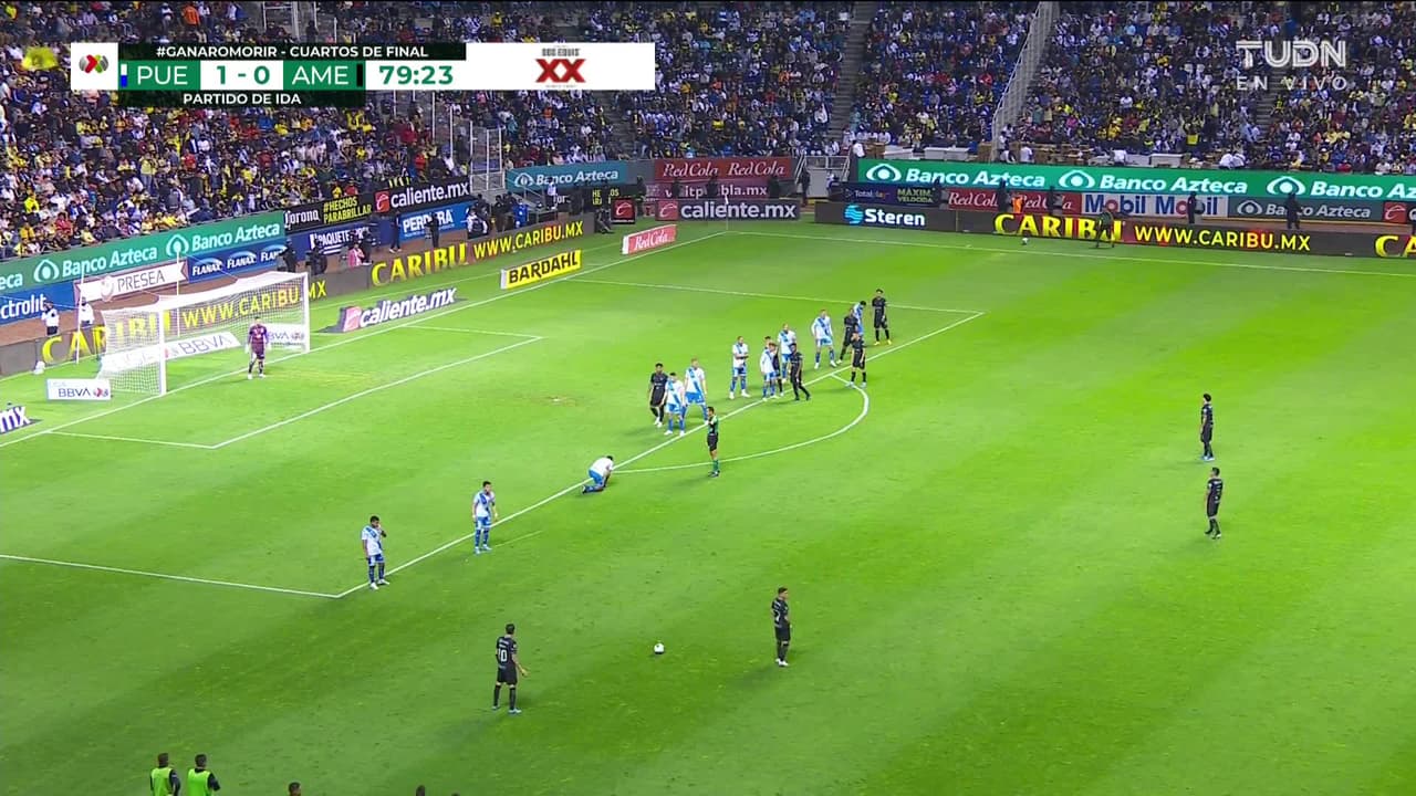 ¡GOOOL! Sebastián Cáceres anota para América.