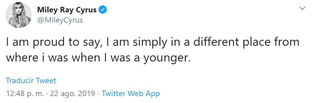 Finalizó la serie de mensajes asegurando que está feliz de ser quien es ahora: "
<b>Me enorgullece</b> decir que simplemente estoy en un lugar diferente de donde estaba cuando era más joven".
<br>