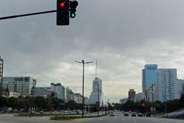 Argentina cuenta con 10 millones de trabajadores registrados, un 40 por ciento de ellos afiliados a sindicatos, en tanto que hay unos cuatro millones de asalariados sin registrar.