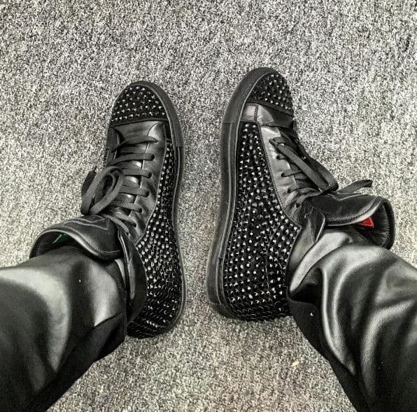 Los tenis son su debilidad, aunque ha confesado que es un poco descuidado con ellos y suele regalarlos con facilidad.