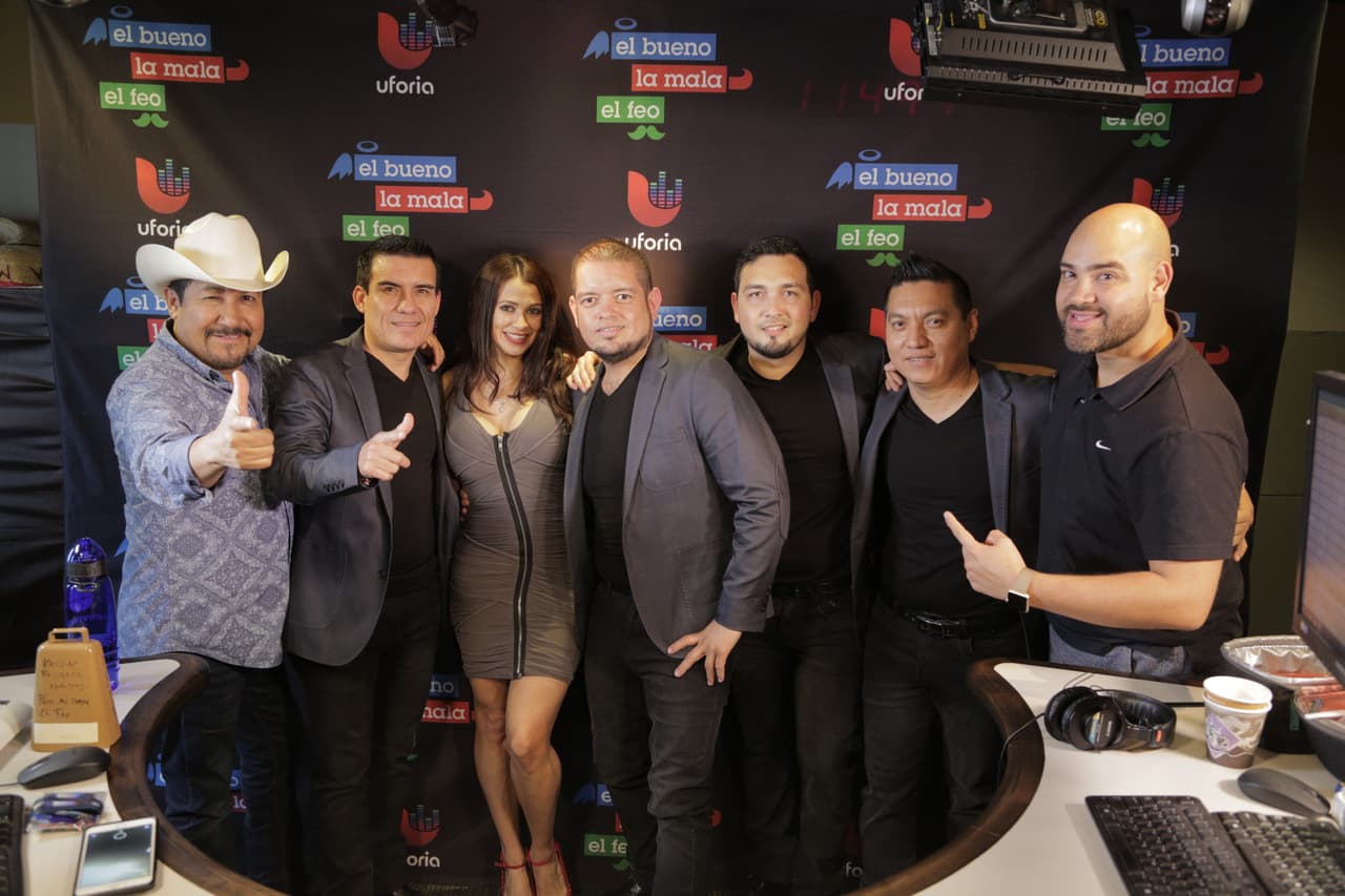 <a href="https://www.facebook.com/LaSeptimaBanda/?fref=ts">La Septima Banda</a> y 
<a href="https://www.facebook.com/buenomalafeo/?fref=ts">El Bueno, La Mala y El Feo.</a>