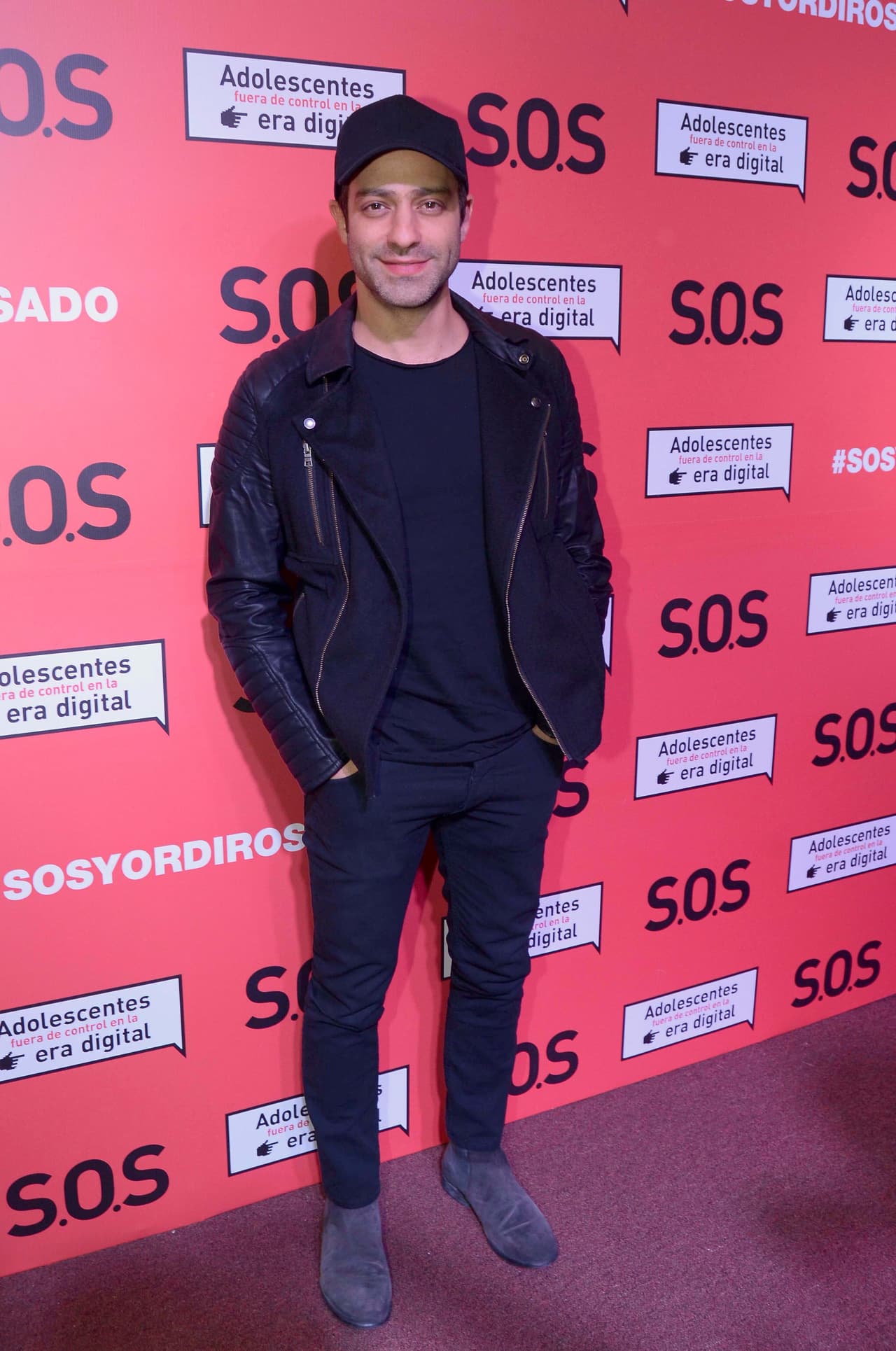 Luego de no pasar los niveles de alcohol permitidos en la Ciudad de México, el integrante de OV7, Ari Borovoy estuvo encarcelado y logró su libertad gracias a una fianza monetaria.