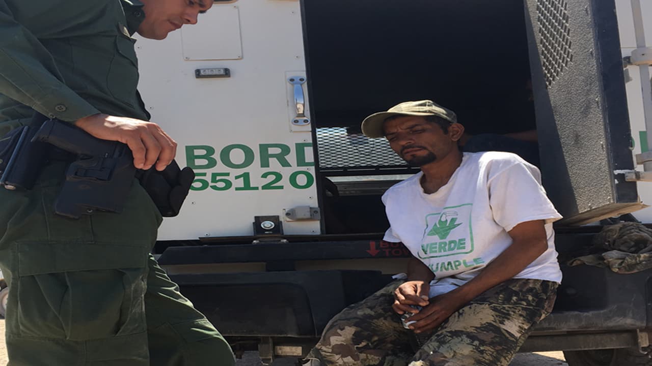 “Sentí que me iba a morir” : el relato de un inmigrante rescatado en la frontera de Arizona en medio de la ola de calor infernal