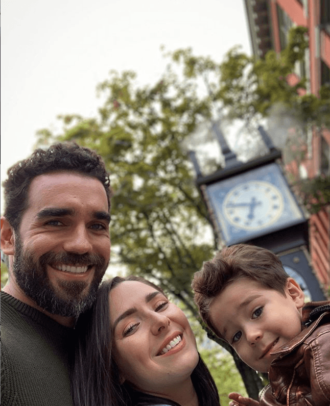 A finales del mismo año, Ariadne Díaz comenzó su noviazgo con Marcus Ornellas y actualmente siguen juntos y tienen un hijo: Diego.