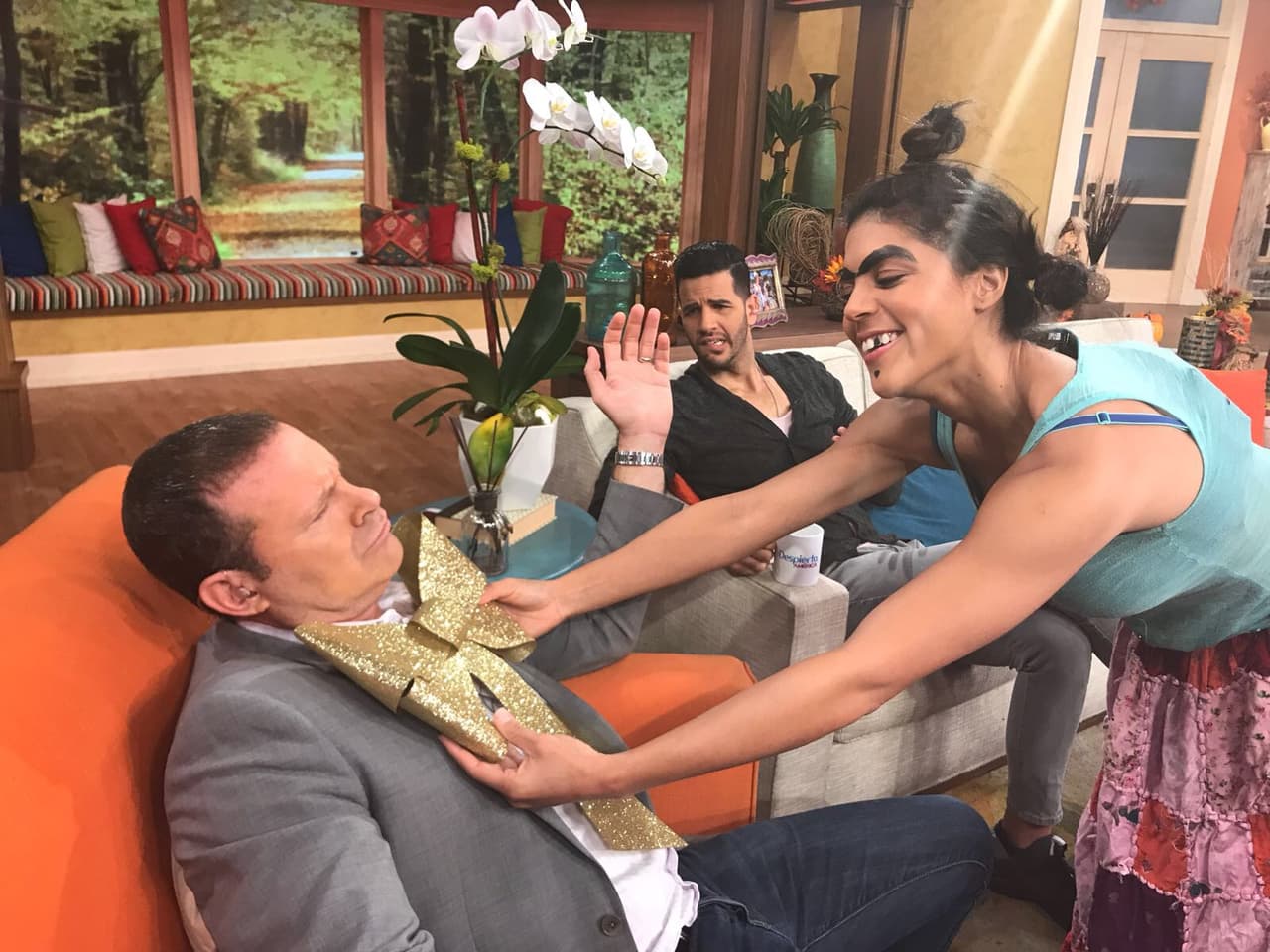 La Navidad está cada vez más cerca, y Mela se dio cuenta de que ya era hora de poner el ambiente festivo.