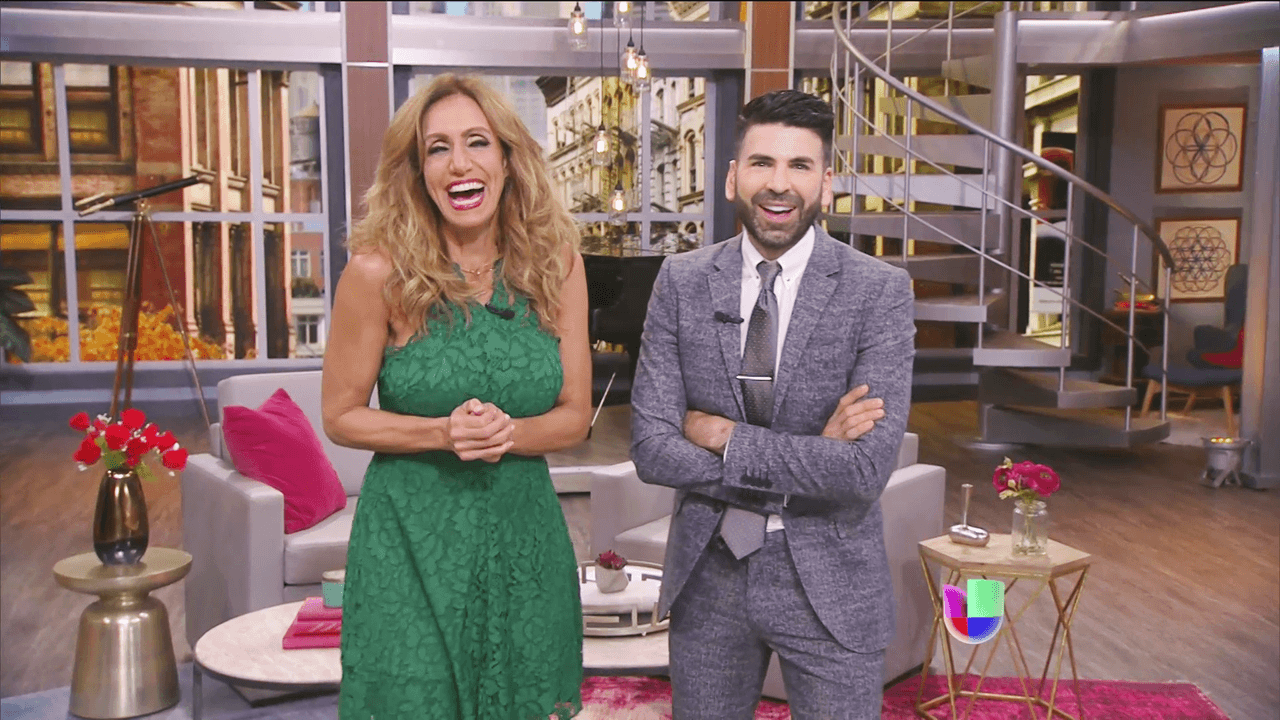 Lili volvió a mandar a un espacio publicitario: "Vamos a una corta pausa, regresamos en solamente segundos con más de El Gordo y…", pero en esta ocasión Jomari borró al Gordo del título: "El Flaco y La Flaca", seguido de la risa de ambos.