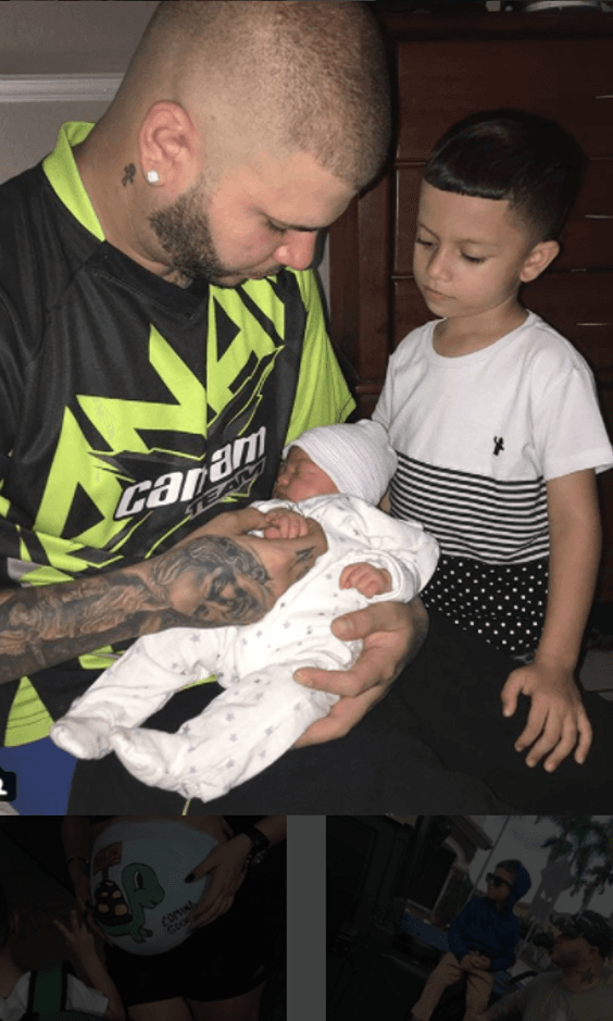 En 2016 su esposa Kairy López dio a luz al segundo de sus dos hijos, Keylon Wayne. El mayor se llama Kefrén y ya
<b> tiene una cuenta en <a href="https://www.instagram.com/kefrenreyes/">Instagram</a> </b>con 79 mil seguidores.