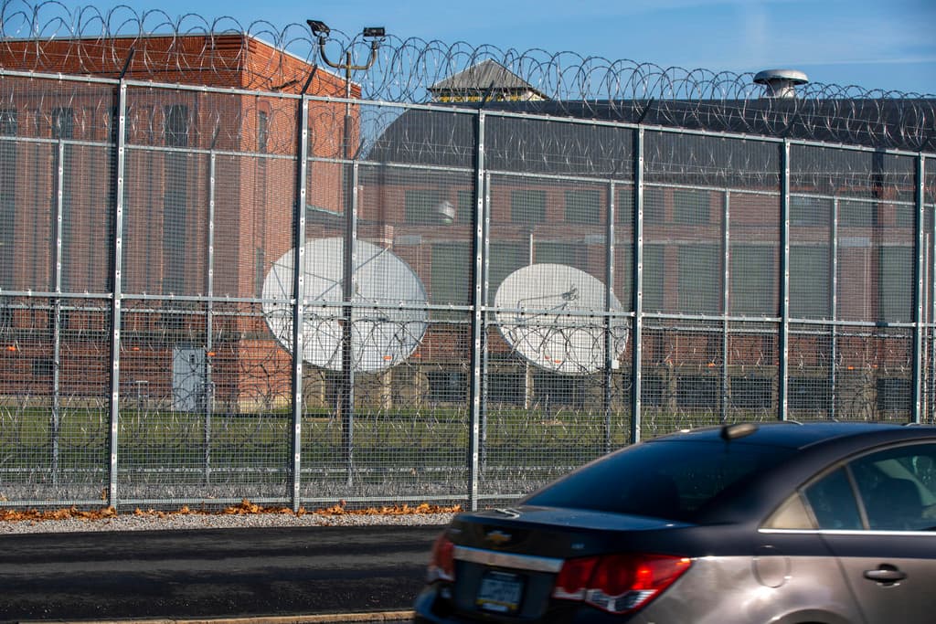 Entre los internos más conocidos se encuentran el médico 
<b>Kermit Gosnell,</b> condenado por homicidio en casos de abortos ilegales; el asesino serial 
<b>Joseph Kallinger</b>; 
<b>Cosmo DiNardo</b>, responsable de cuatro homicidios en 2017; y 
<b>William Dean Christensen</b>.