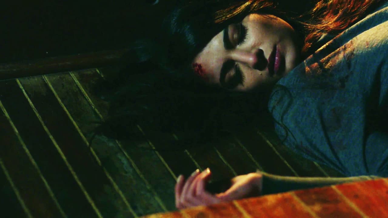 Tras la negativa de divorciarse de Kemal,
<b>Nihan y él intentaron hablar con Asu pero se quedaron sin palabras al descubrir su ausencia y su cama llena de sangre</b>. Con la llegada de una detective, Kemal quedó como el único sospechoso de la desaparición de su esposa.