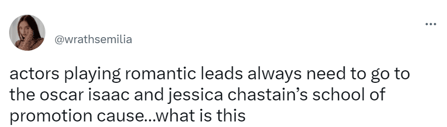 Reacción de fan a imágenes de Ashton Kutcher y Reese Whiterspoon en la 'premiere' de 'Your Place or Mine'
<br>