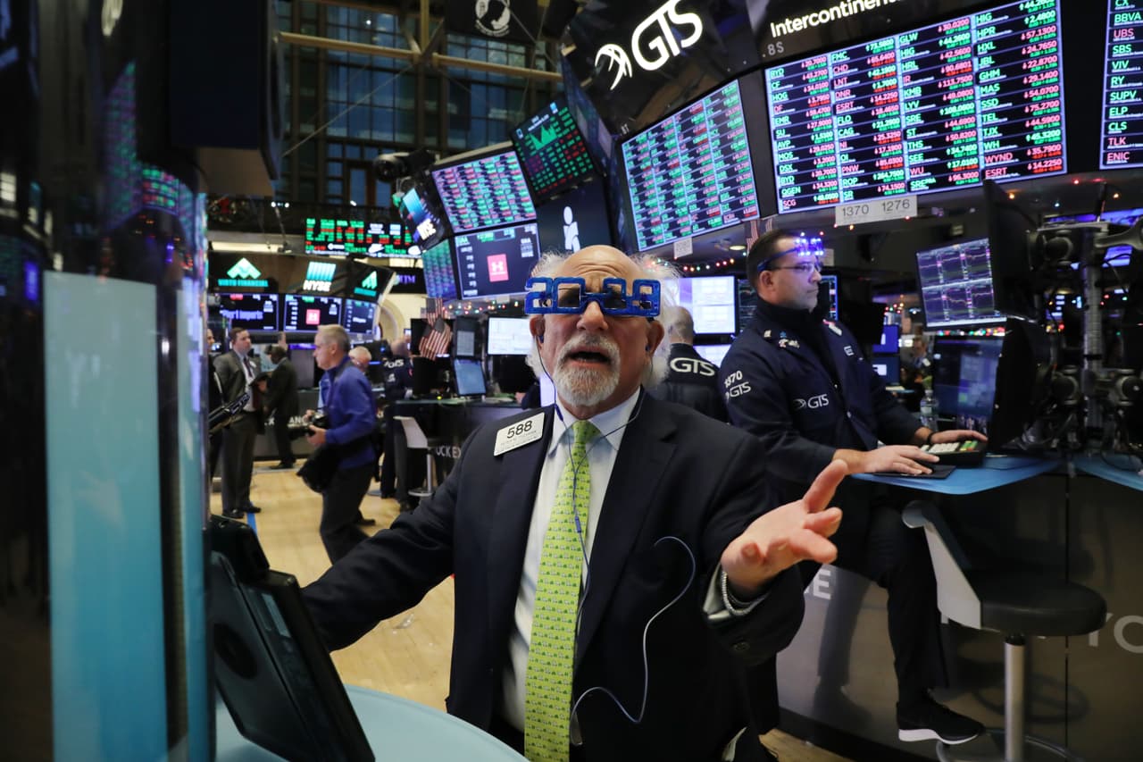 Wall Street recibe el Año Nuevo sorteando el fantasma de otra crisis económica