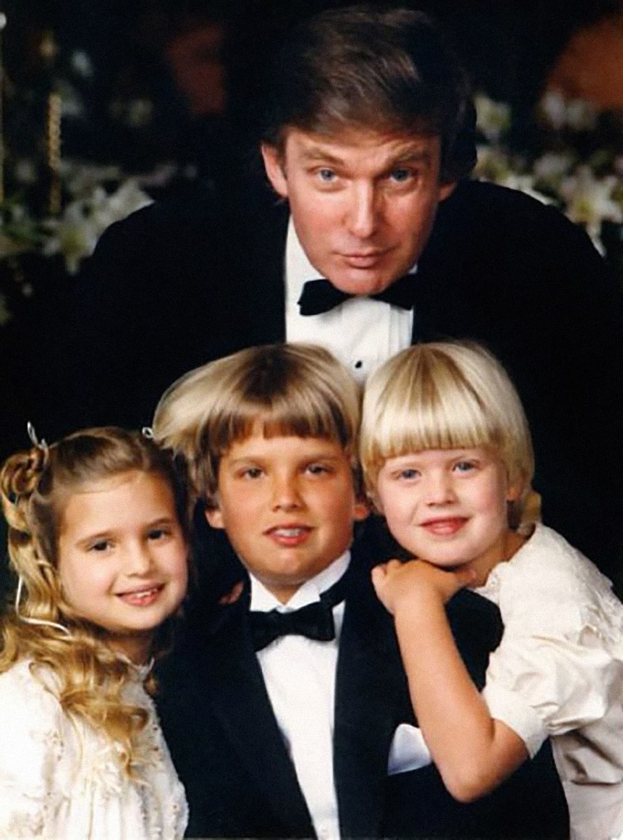 En el año 1977 se casó con Ivana Celnikova, con quien tuvo tres hijos: Donald Jr, Ivanka y Eric. Se divorció en 1992.