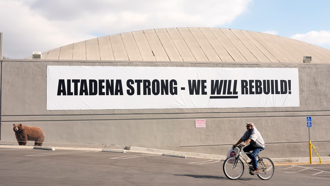 Comunidad de Altadena se recupera tras el incendio Eaton: daños, esperanza y actualidad del fuego