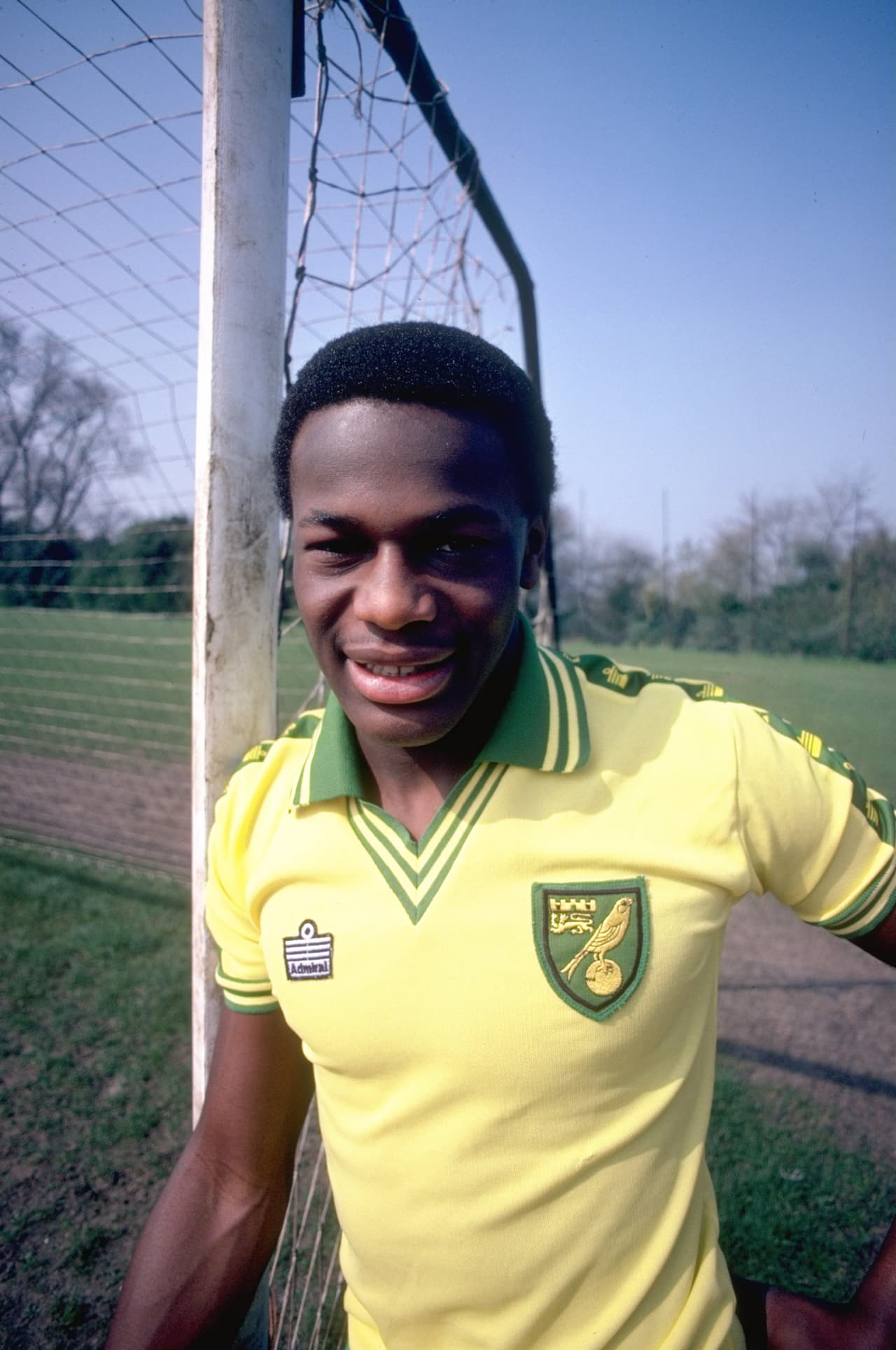 Justin Fashanu ya no era la misma persona, ni el mismo jugador por una lesión de rodilla.