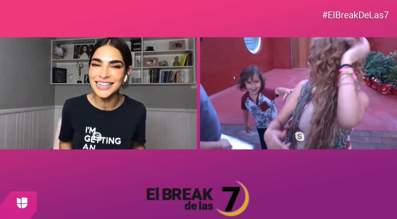 Aunque no es común que la cantante mexicana muestre a sus retoños en público, el más pequeño de la familia también apareció. Eros llegó un poco tímido ante la cámara, pero Paulina aseguró que tiene mucha energía: "
<b>Es el volcán encendido. Nicky es el líder,</b> lo que pasa es que Nicky es ya un señorcito, ese se cuida solo y me cuida a mi, gracias a Dios", dijo sobre las cualidades de sus retoños.