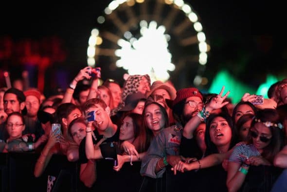 La belleza femenina no pudo faltar en el segundo día del Coachella en Indio, California. La música de Bell and Sebastian, Royal Blood, Run the Jewels, Chet Faker, Jack White, Yelle, entre otros, puso mucho ambiente e hizo gozar al máximo a los asistentes.