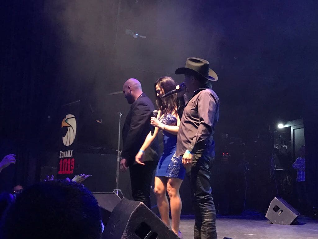 'El Bueno, La Mala y El Feo' se robaron el show durante concierto privado en Los Ángeles.