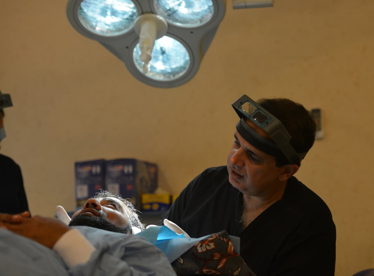 Conocer la experiencia de otros ayuda a tomar una decisión más acertada con respecto a quién debe ser el médico.