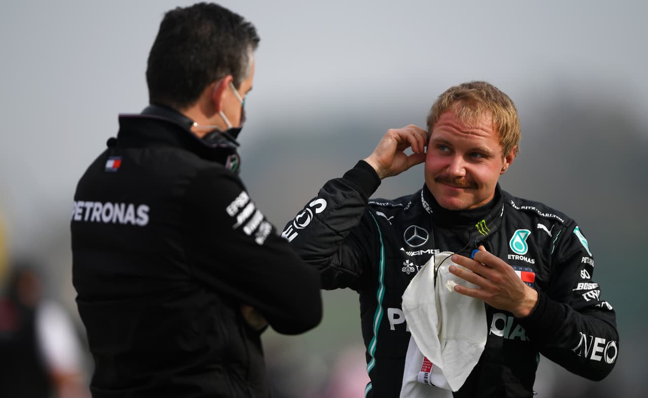 Lewis Hamilton se lleva el primer lugar en el Gran Premio de Emilia Romagna. El mexicano Sergio Pérez tuvo oportunidad de quedarse con un lugar en el podio pero Valtieri Bottas y Ricciardo fueron los pilotos ganadores. El equipo de Mercedes Benz queda campéon de constructores 2020.