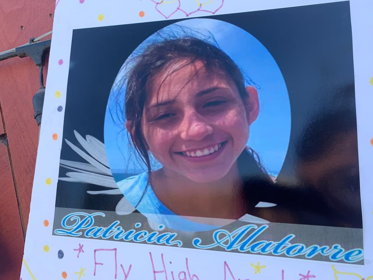 La menor de 13 años,
<b><a href="https://www.univision.com/local/fresno-kftv/arrestan-a-hombre-en-conexion-con-homicidio-y-desaparicion-de-nina-de-13-anos"> Patricia Alatorre</a></b>, desapareció el pasado 1 de julio. A 13 días del último día que la vieron con vida, el dolor y el impacto crece en la 
<a href="https://www.univision.com/local/bakersfield-kabe/policia-de-bakersfield-arresta-a-presunto-asesino-y-violador-de-nina-de-13-anos">comunidad de Bakersfield </a>tras conocerse los detalles de su muerte.