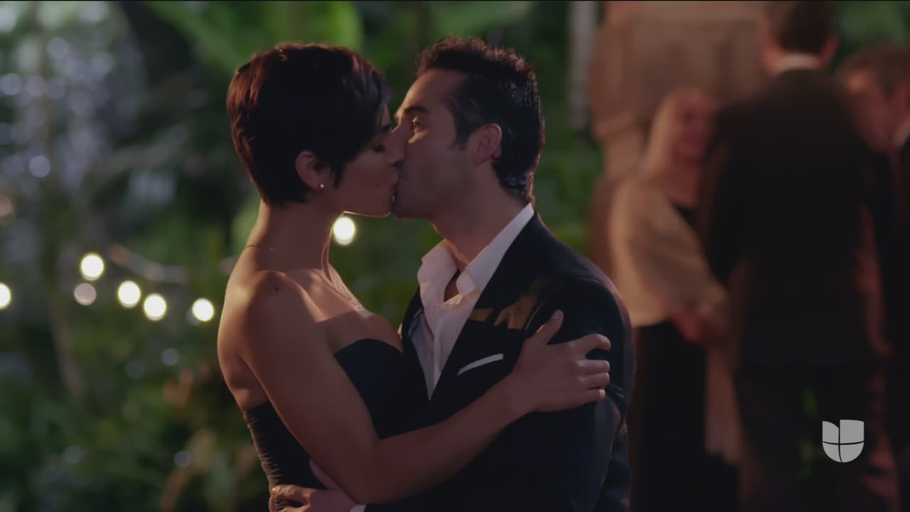 Y no lo hizo una, sino dos veces, por si no quedabla claro que está muy enamorada de él.