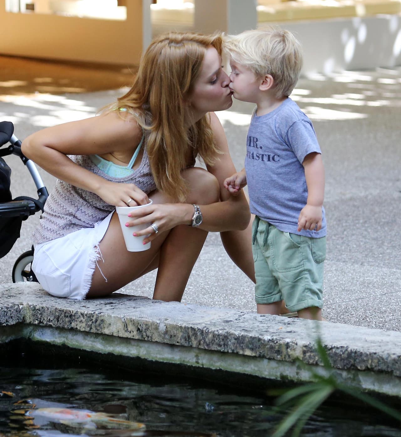 Te preparamos en imágenes momentos tiernos que han vivido Luisana y Michael con su nene.