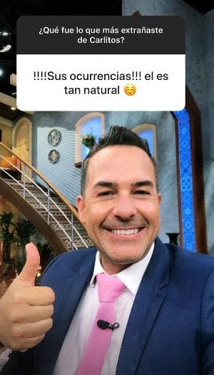 Él muestra su espontaneidad en todo momento. Sus seguidores le reconocen que es naturalmente ocurrente.