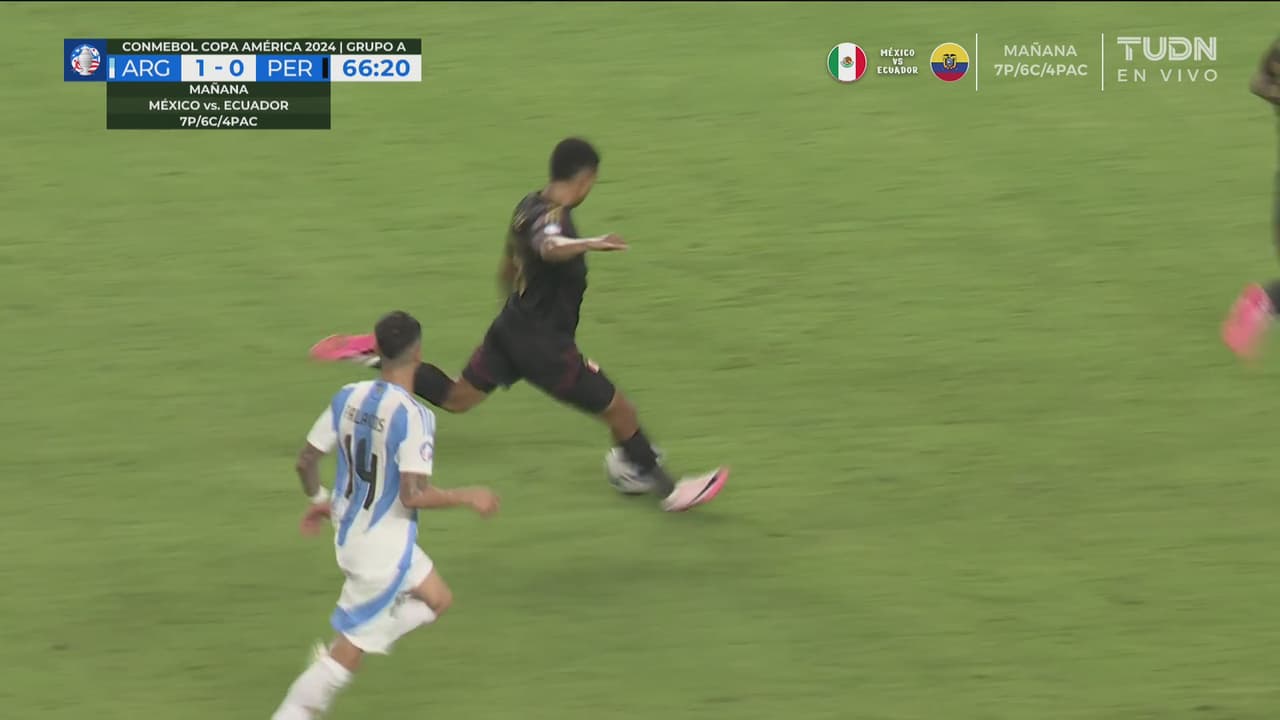 López saca un misil y el 'Dibu' Martínez la saca para evitar el descuento