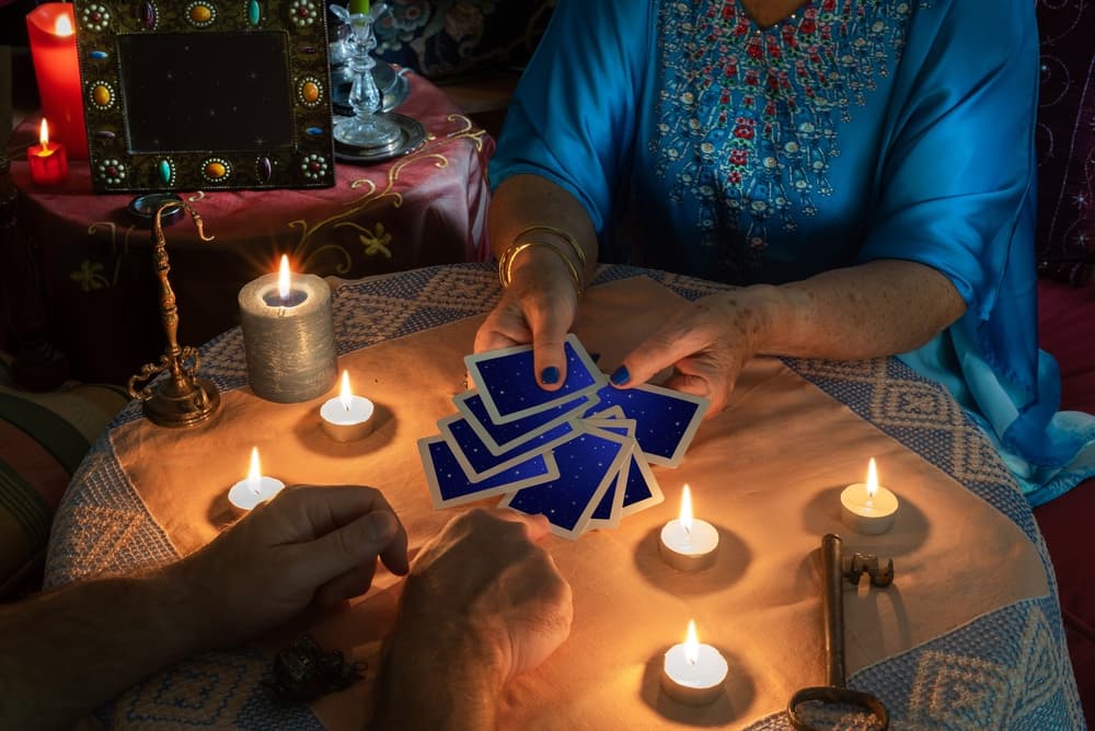 <h3 class="cms-H3-H3">Influencia del viernes 13 para los signos de Tierra (Tauro Virgo y Capricornio)</h3>
<br>En este viernes 13, los signos de tierra tendrán un día muy cíclico. Este día es especial para consultar todo lo que quieres saber acerca de ti mismo y de los demás.
<br>