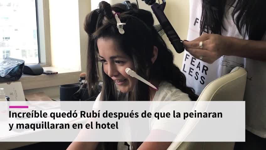 Becky G celebra haberse puesto un vestido similar al de Rubí