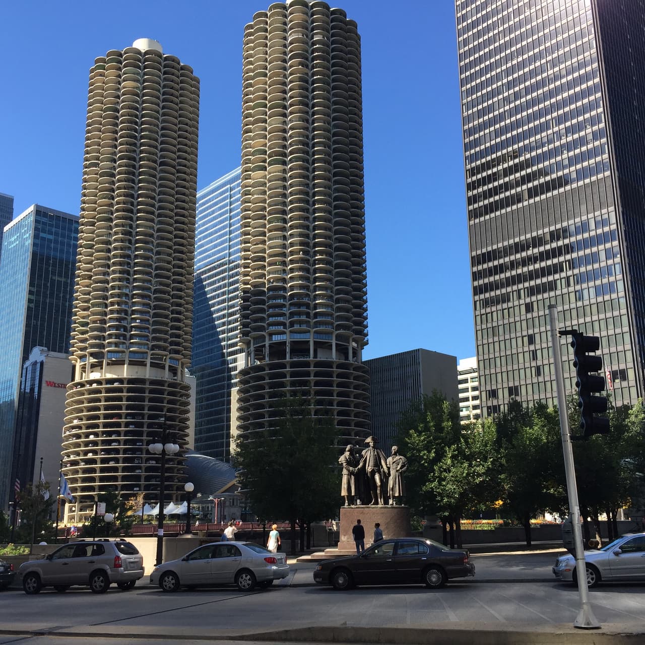 Actualización del tiempo: Fin de semana con ligero aumento de temperaturas pero tenga el paraguas cerca