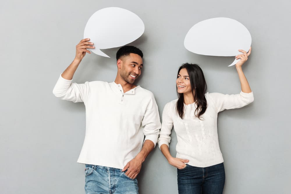 No olvides que todos tenemos la capacidad de percibir telepáticamente lo que otros piensan y sienten y por lo tanto continuamente estamos enviando y recibiendo mensajes, especialmente si la relación es cercana o estrecha.