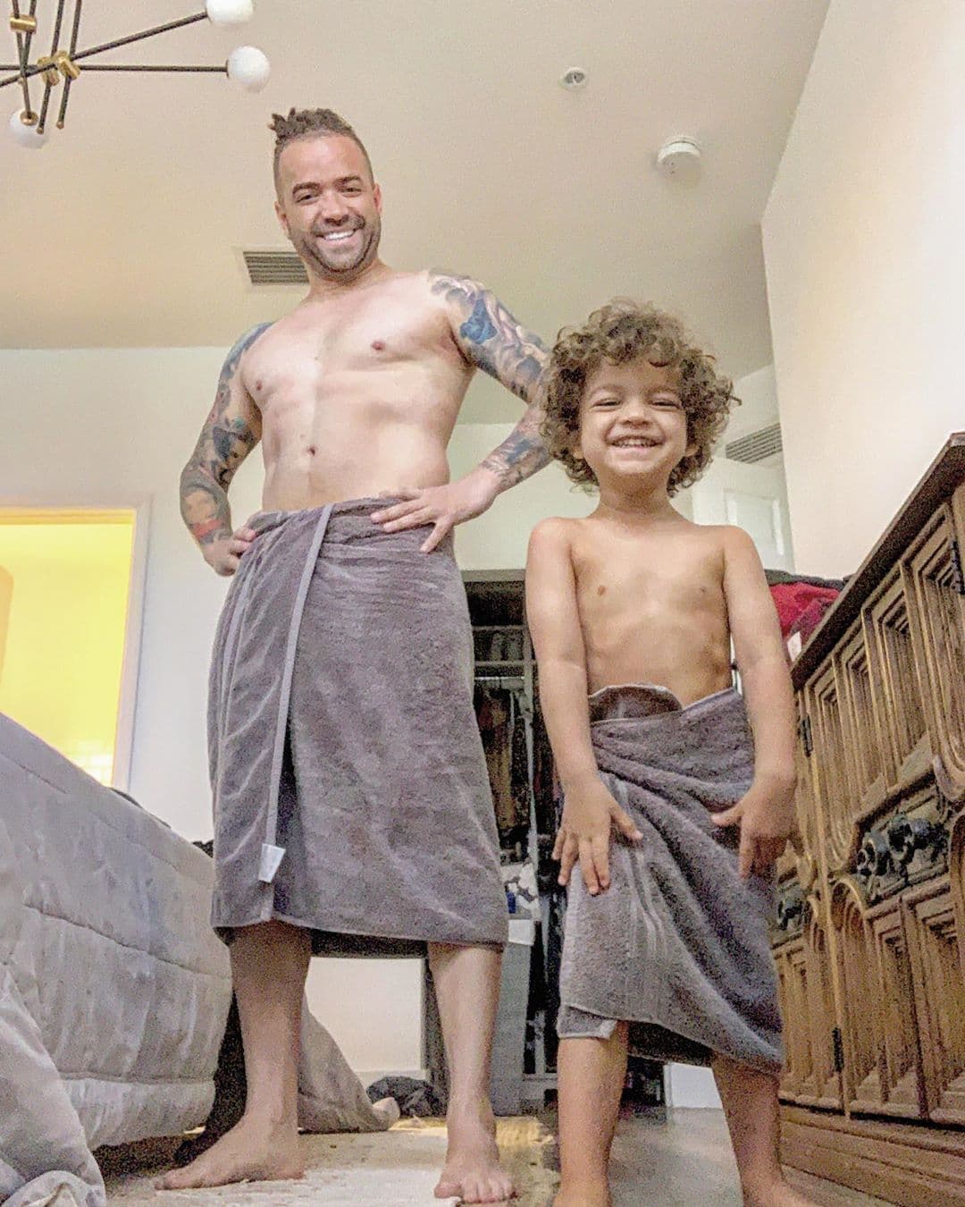 "Que conste que el que tuvo la idea de tomar esta foto fue 
<b>Matías Mendoza</b>", publicó 
<b>Nacho</b> en su cuenta de Instagram.