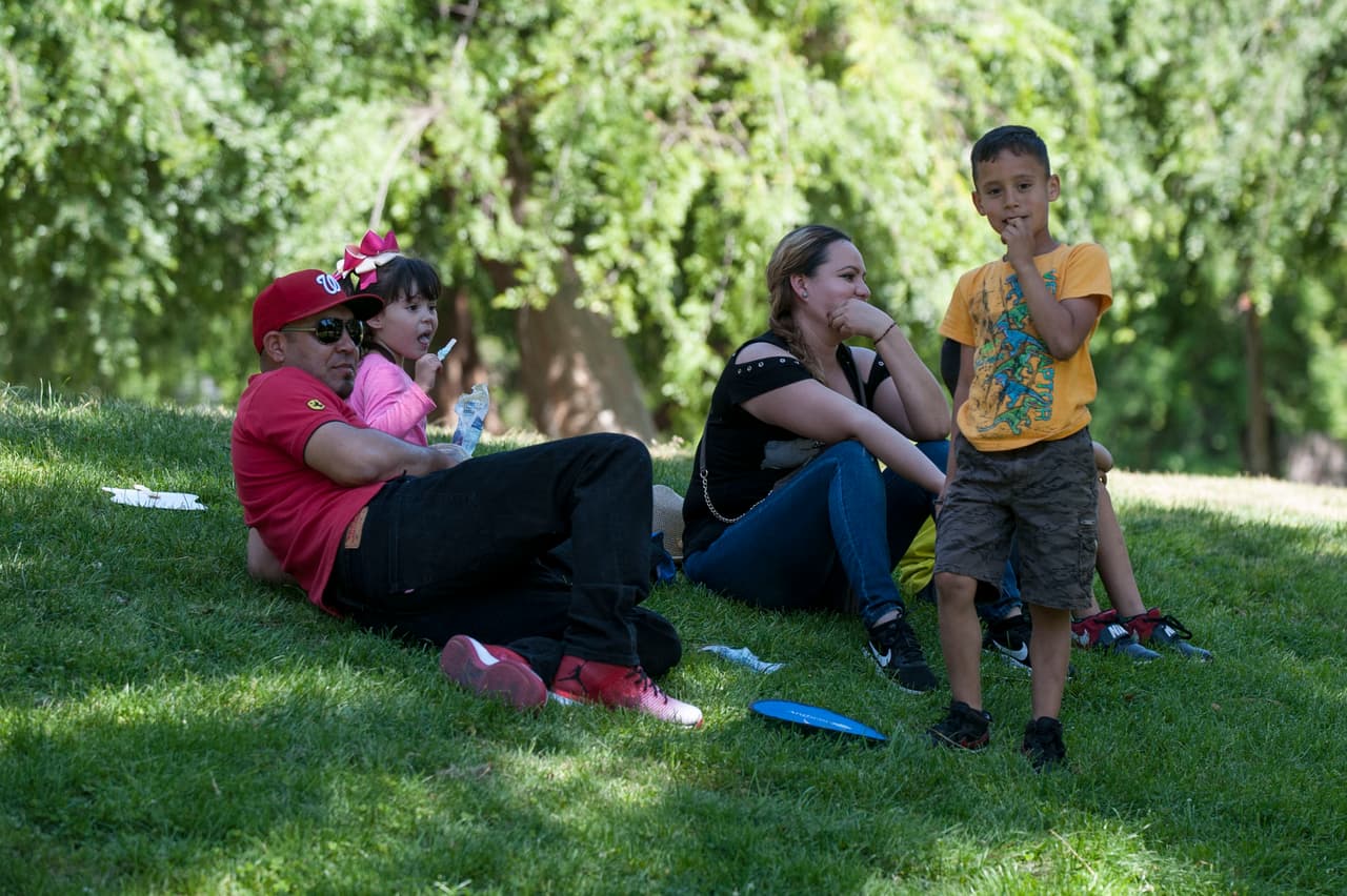 Un bello dia fue perfecto para las familias desde Bakersfield a Modesto.