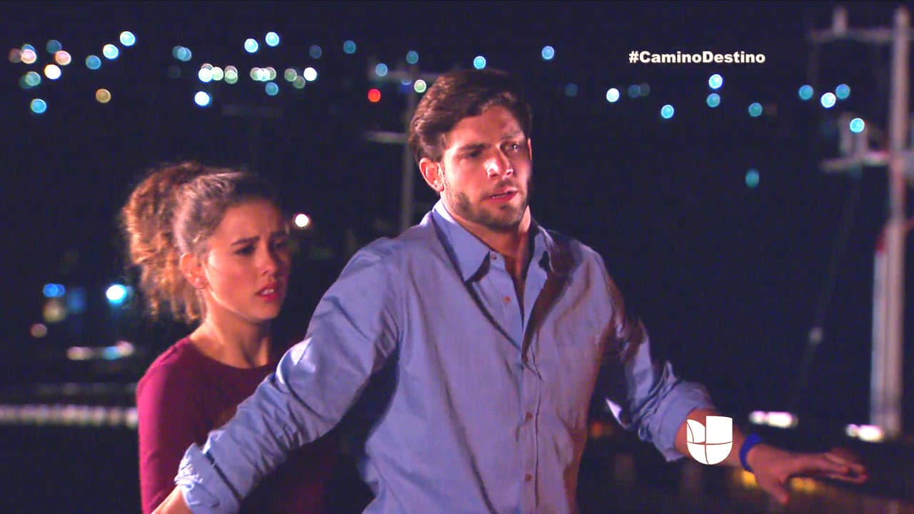 En Un Camino Hacia El Destino, Fernanda y Carlos vivieron el día más terrible de su vida al ser asaltados en medio de la carretera, por suerte sólo se llevaron un buen susto.