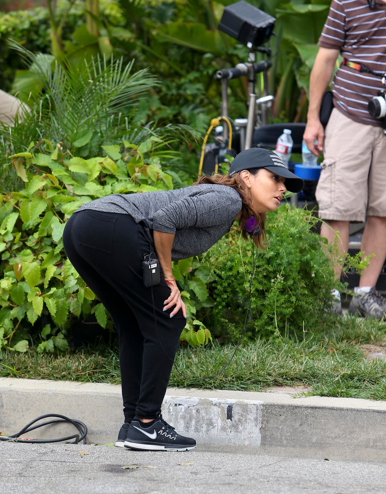 Revisando que todo esté bien. ¡Qué dedicada!