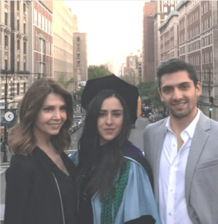 Frances Ondiviela y sus hijos