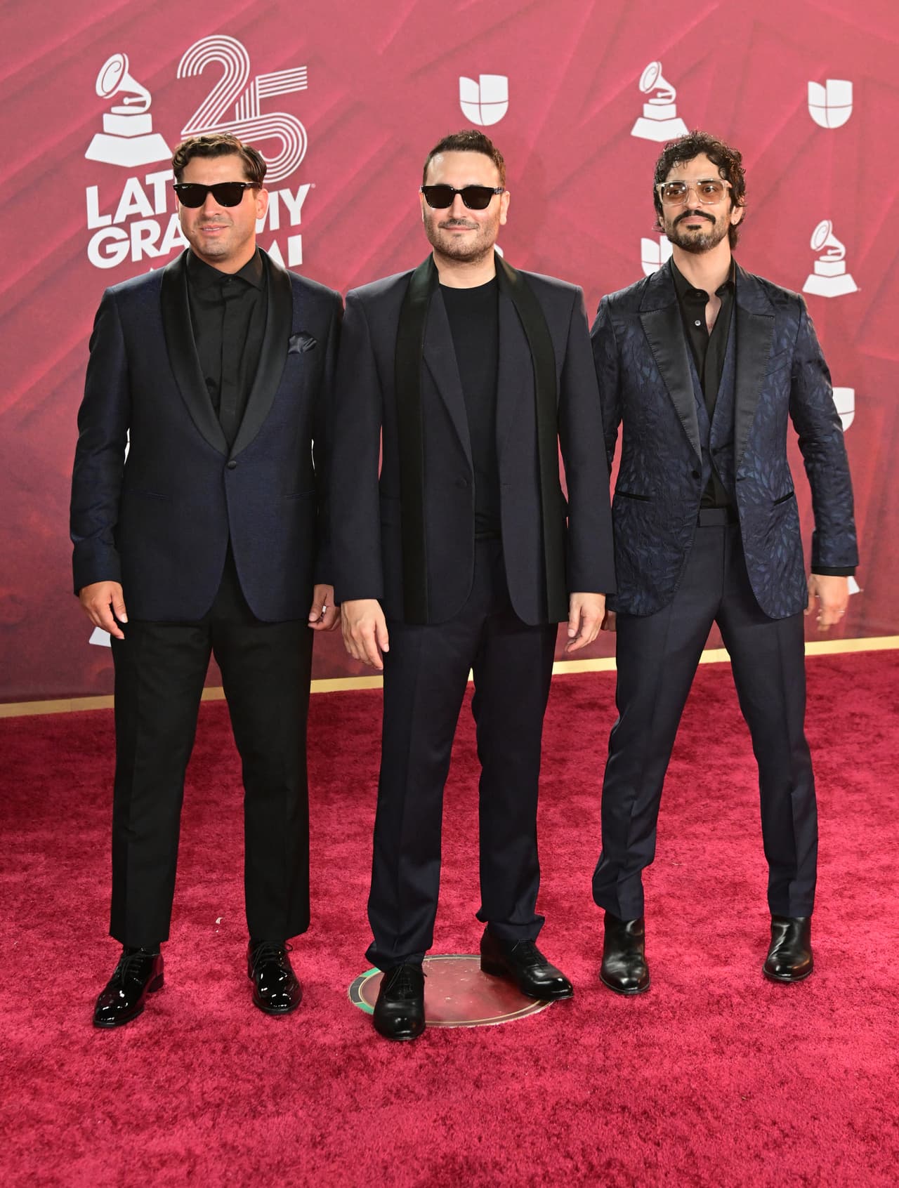 Los integrantes de 
<b>Reik</b> llegaron coordinados en color negro.