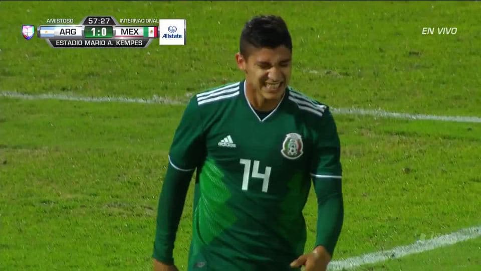 Tiro desviado de Ángel Zaldívar