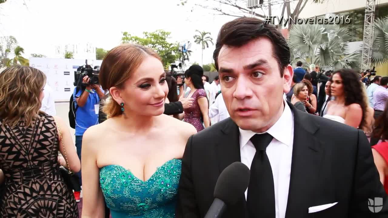 Jorge Salinas ya tiene tres grandes premios con Elizabeth Álvarez y sus hijos