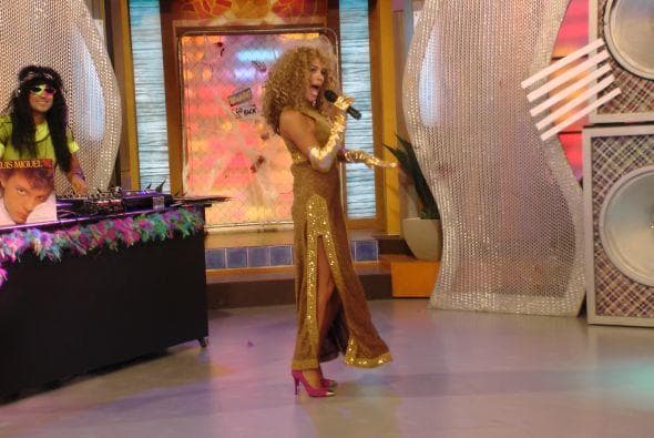 Para el año 2013, Karla Martínez se divirtió haciéndola de Verónica Castro en el que fue un Halloween muy ochontero.