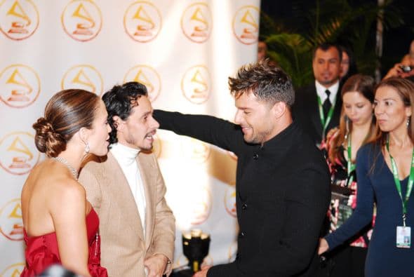 La sorpresa de encontrar a Ricky dejó a Marc y Jenni con la boca abierta. Por supuesto, el astro boricua presume de ser el gran amigo de las estrellas.