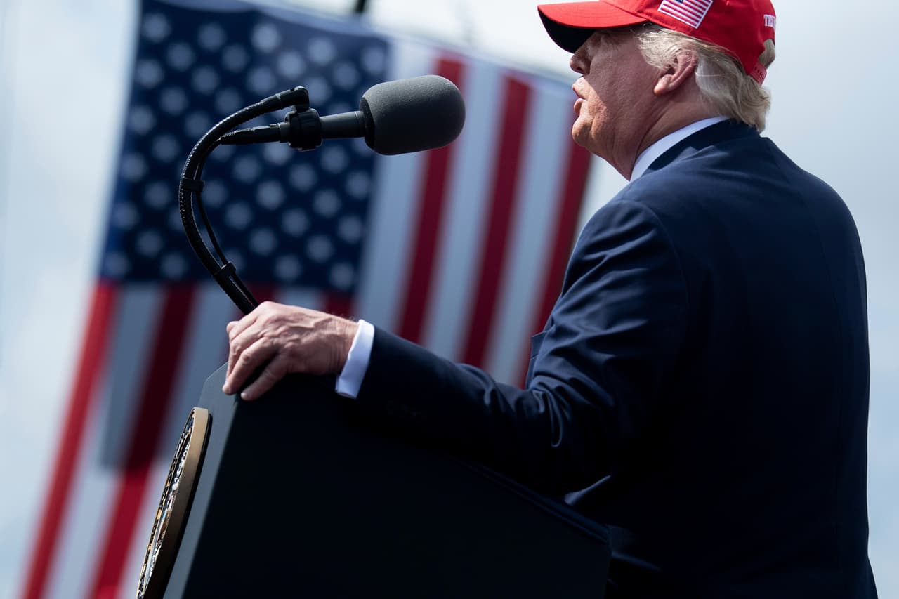 Demócratas protestan por una campaña "partidista" con la que el gobierno buscó dar "esperanza" en la pandemia y apoyar la reelección de Trump