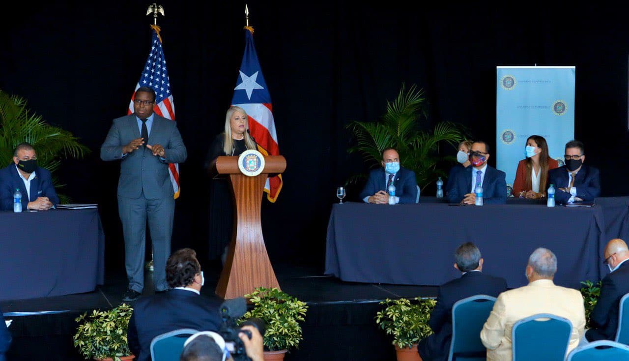 Gobernadora flexibiliza la orden ejecutiva del toque de queda en Puerto Rico
