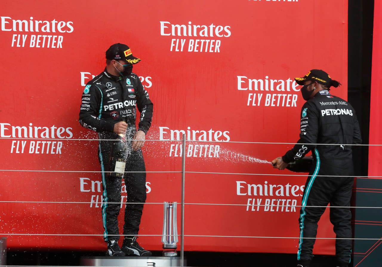 Max Verstappen de Red Bull cortó la racha ganadora de Hamilton y Mercedes. Leclerc (Ferrari) terminó en cuarto y los coequiperos de ‘Checo’, Stroll y Hulkenberg, terminaron en sexto y séptimo, respectivamente. La siguiente fecha se correrá el GP de España, en Barcelona.